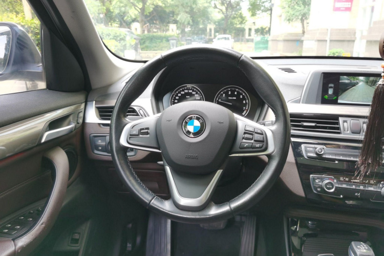 BMW X1 2019 #14 BMW X1 2019 car image #14