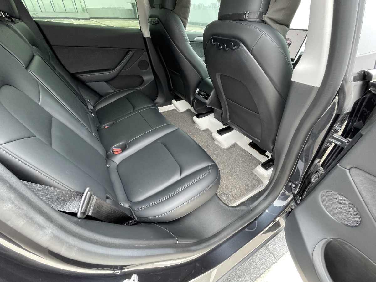Tesla Model Y 2024 #8 Tesla Model Y 2024 car image #8