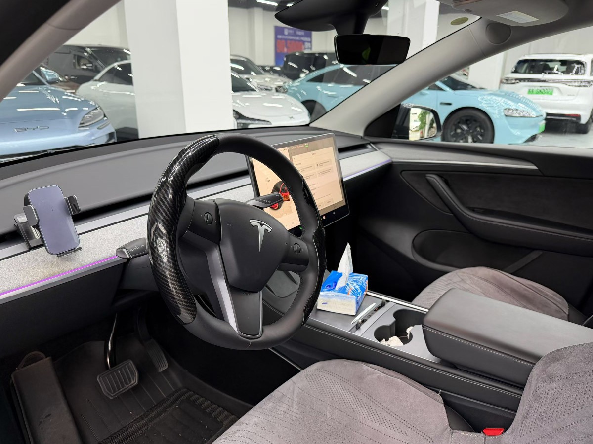 Tesla Model Y 2024 car image #6