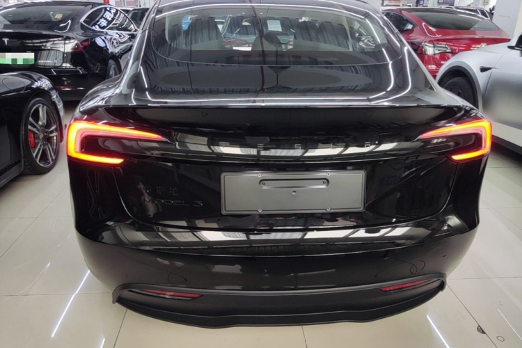 Tesla Model 3 2026 car image #6