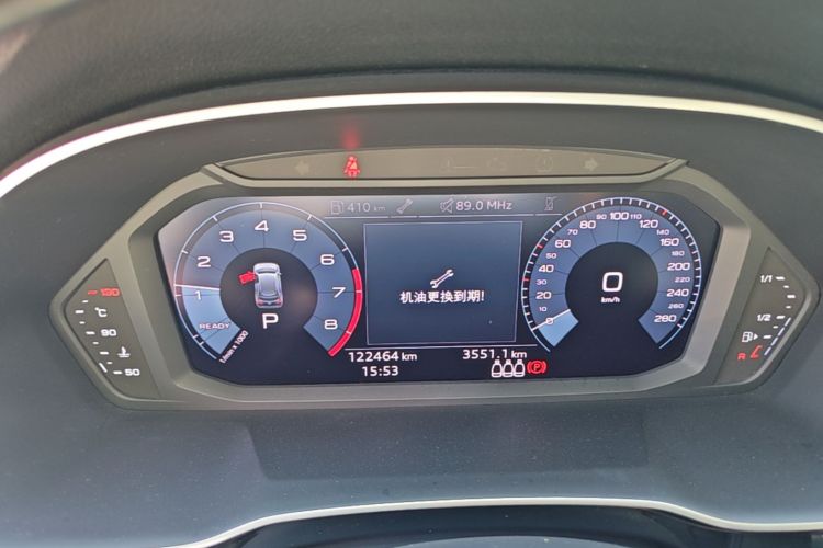 Audi Q3 2019 car image #16