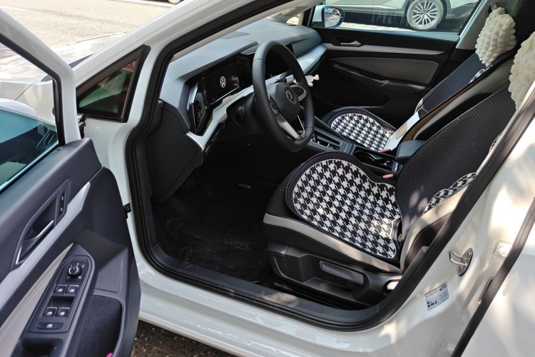Volkswagen Golf 2023 #9 Volkswagen Golf 2023 car image #9