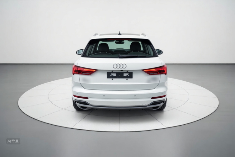 Audi Q3 2019 car image #6