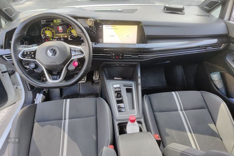 Volkswagen Golf 2020 car image #11
