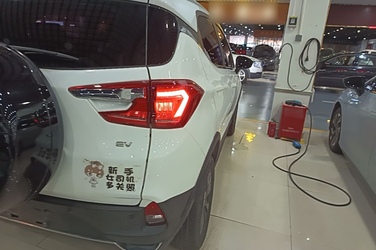BYD Yuan New Energy 2020 car image #8
