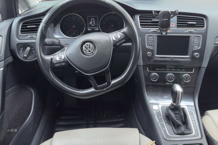 Volkswagen Golf 2017 car image #12