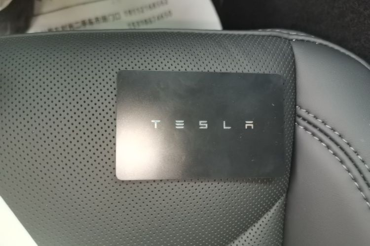 Tesla Model Y 2025 #9 Tesla Model Y 2025 car image #9