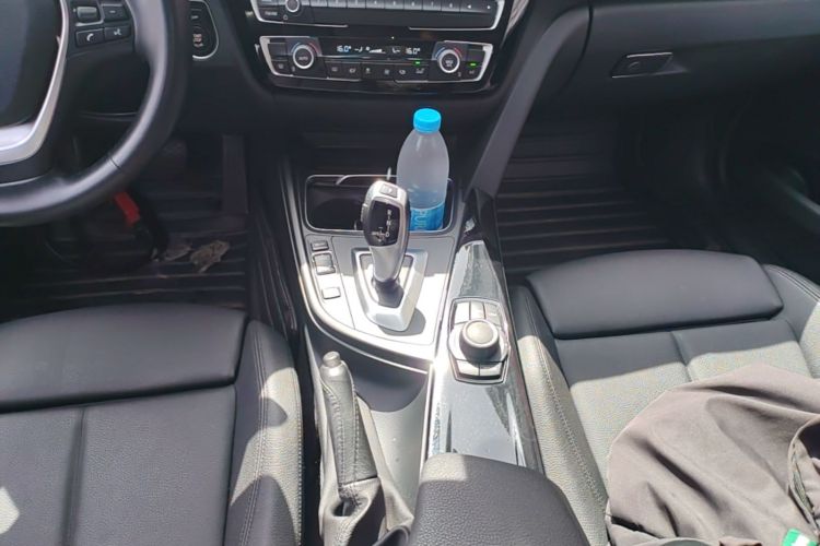 BMW 3 Series 2018 #14 BMW 3 Series 2018 car image #14