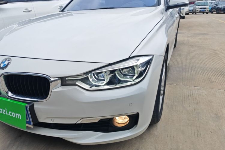 BMW 3 Series 2017 immagine di auto #23