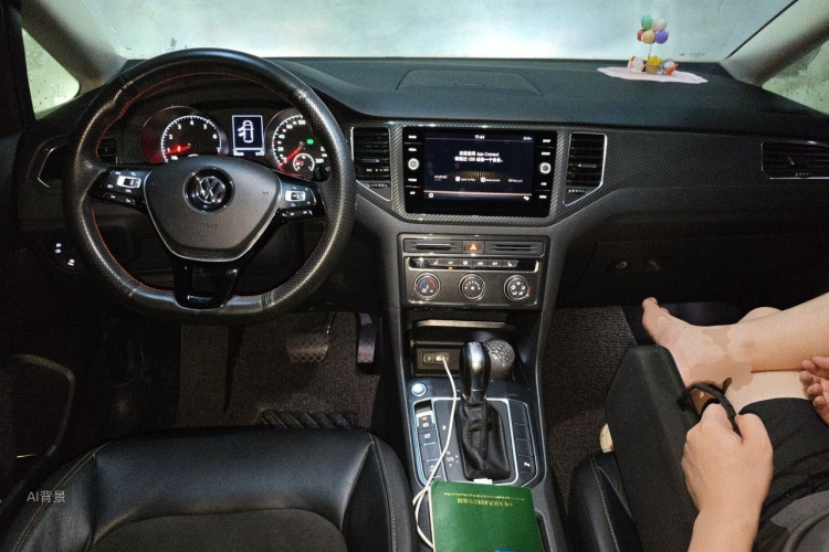 Volkswagen Golf 2019 car image #11