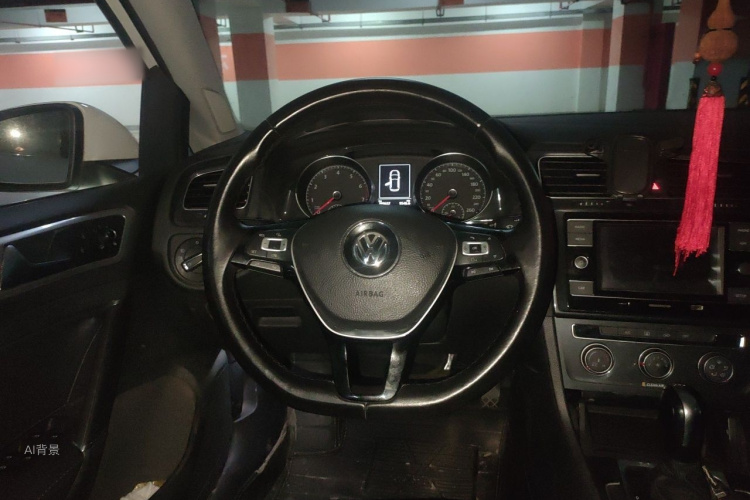 Volkswagen Golf 2018 car image #12