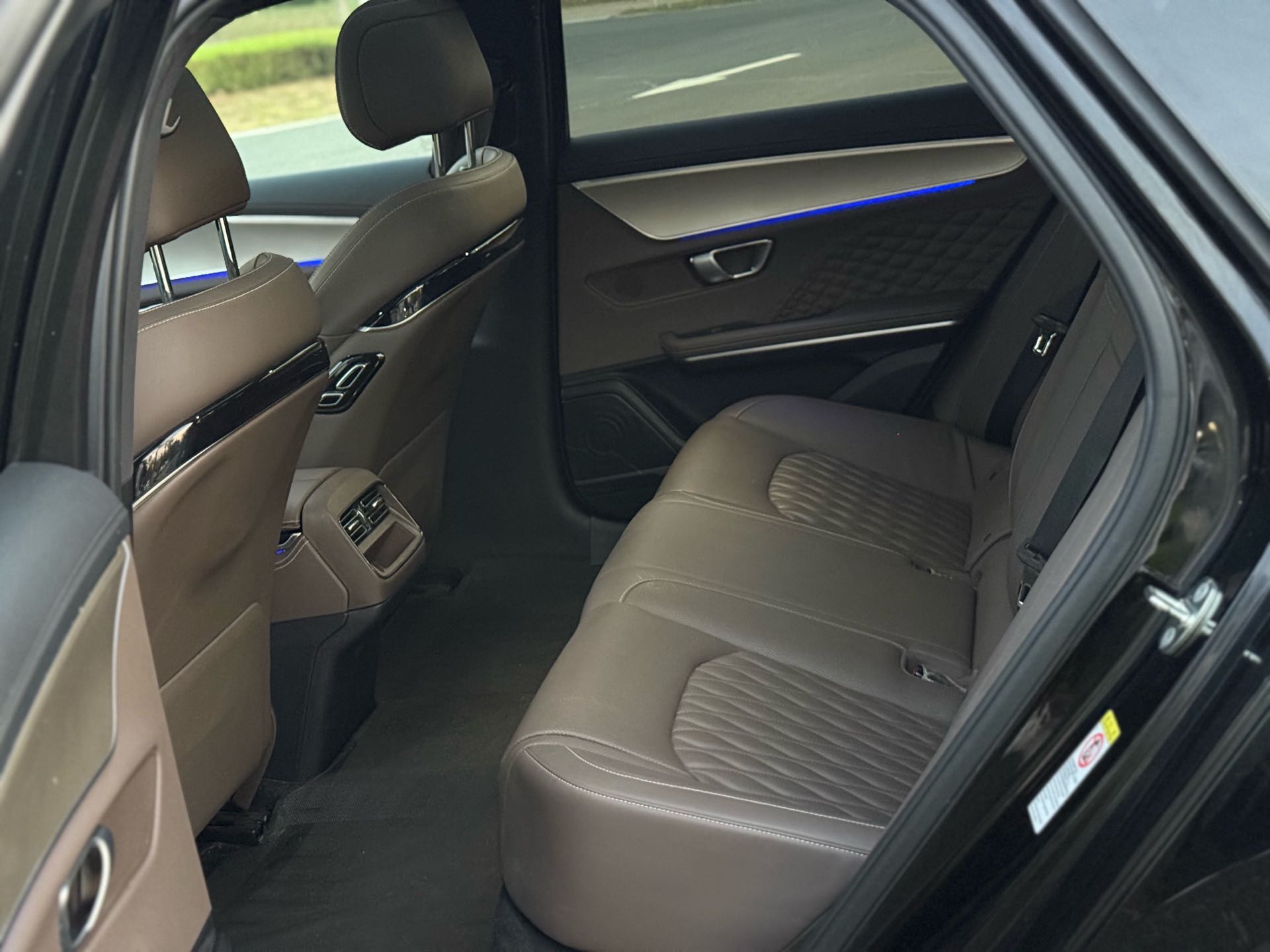 BYD Han 2023 car image #9