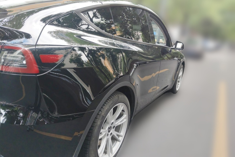 Tesla Model Y 2022 car image #5