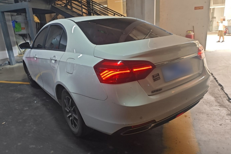 GEELY Emgrand 2019 صورة سيارة #5