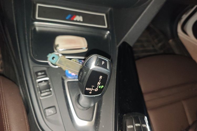 BMW 3 Series 2018 #14 BMW 3 Series 2018 car image #14
