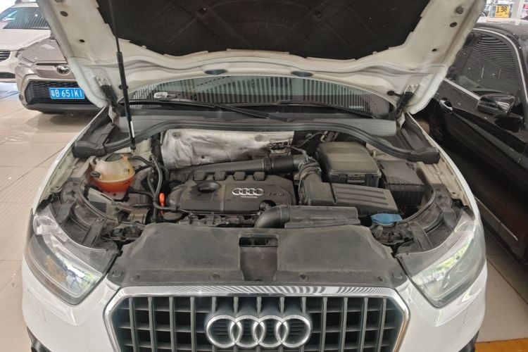 Audi Q3 2014 car image #22