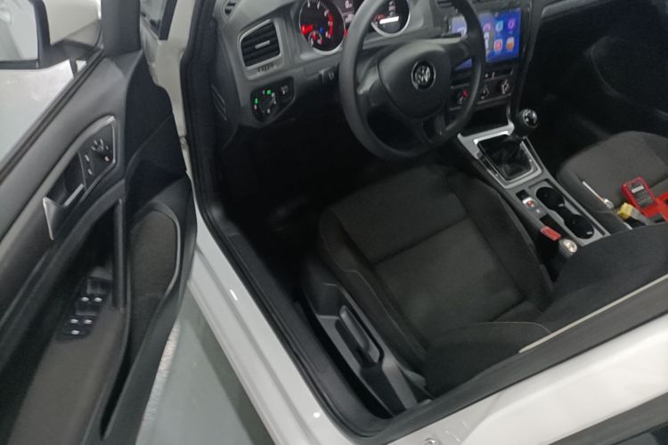 Volkswagen Golf 2015 car image #16