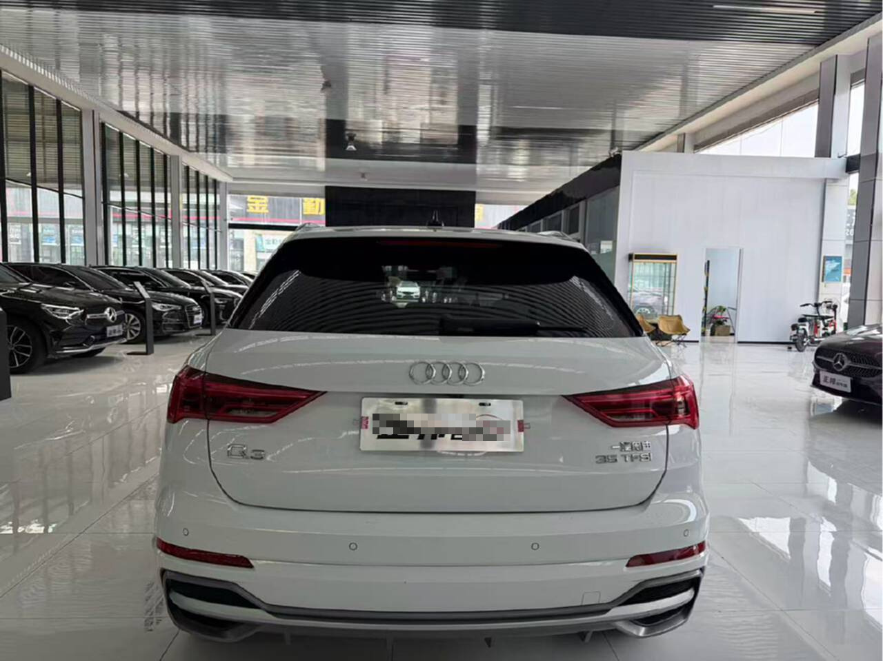 Audi Q3 2022 car image #6