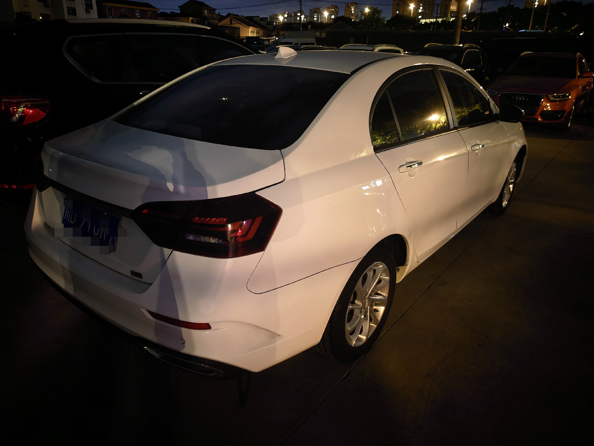 GEELY Emgrand 2020 car image #9