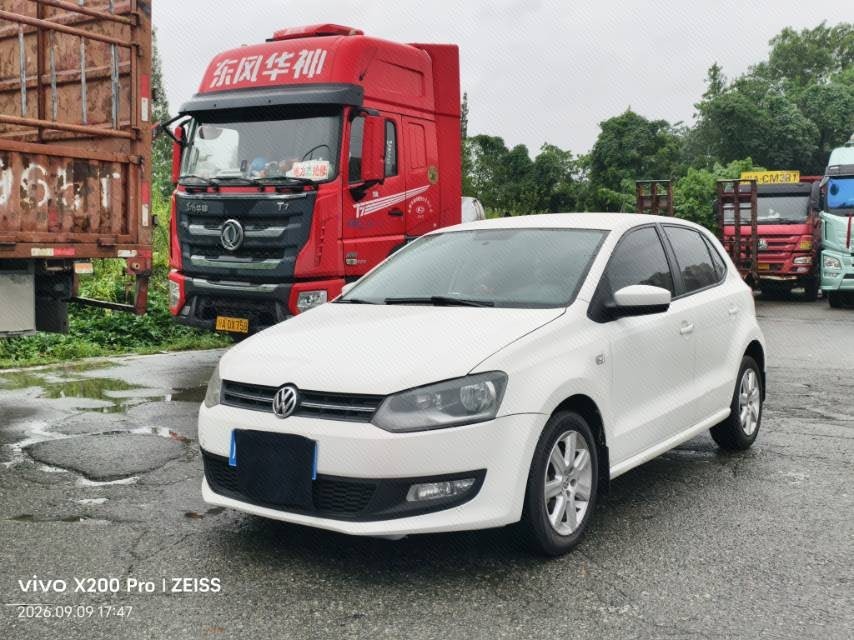 Volkswagen Polo 2014 car image 