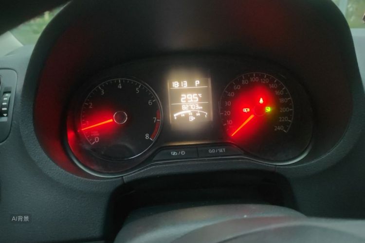 Volkswagen Polo 2017 car image #13