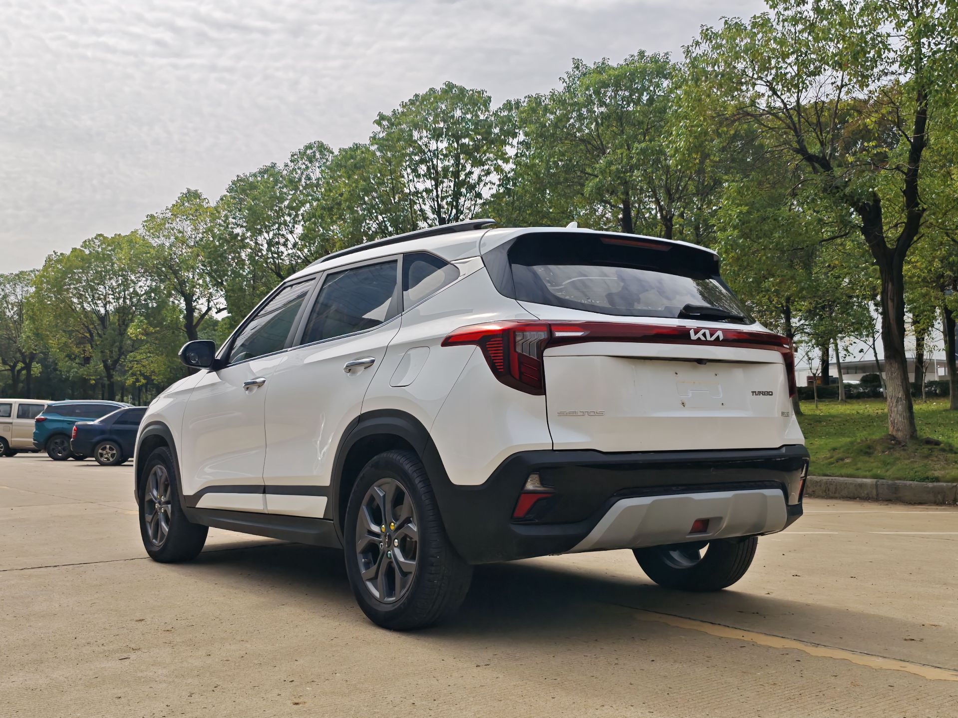 Kia Seltos 2023 immagine di auto #4