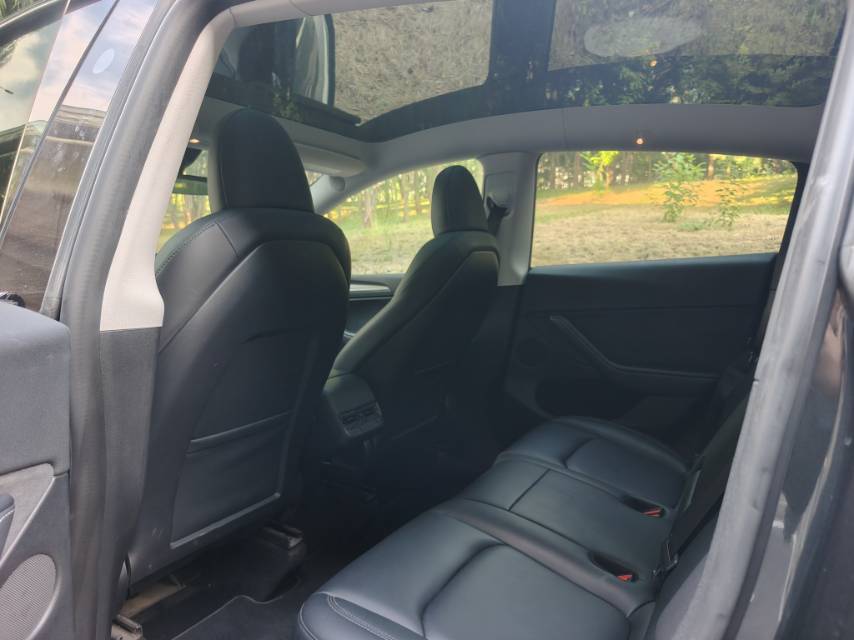 Tesla Model Y 2024 #5 Tesla Model Y 2024 car image #5