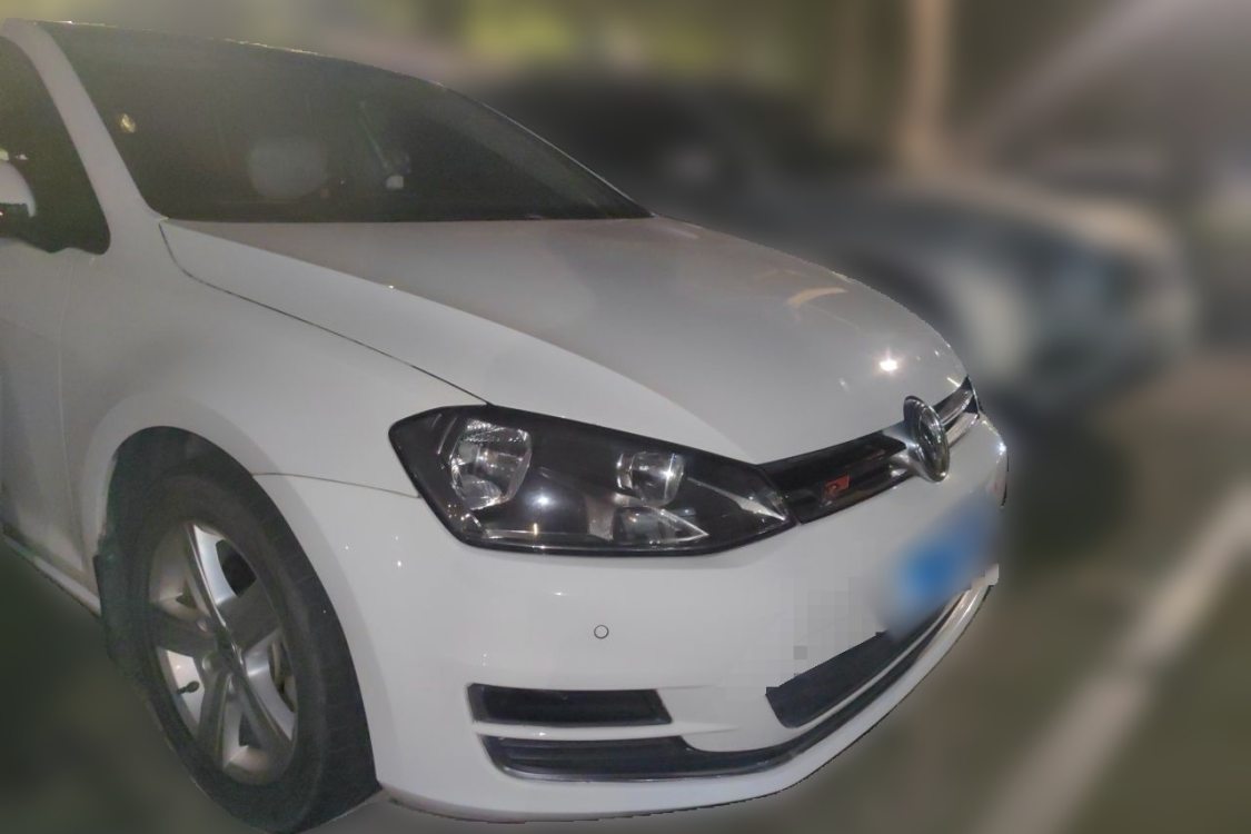 Volkswagen Golf 2015 car image #2