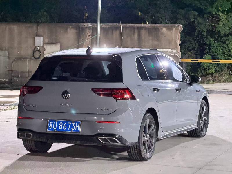 Volkswagen Golf 2022 car image #9