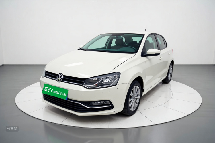 Volkswagen Polo 2015 car image #2