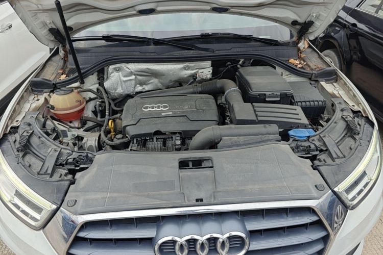 Audi Q3 2017 car image #22