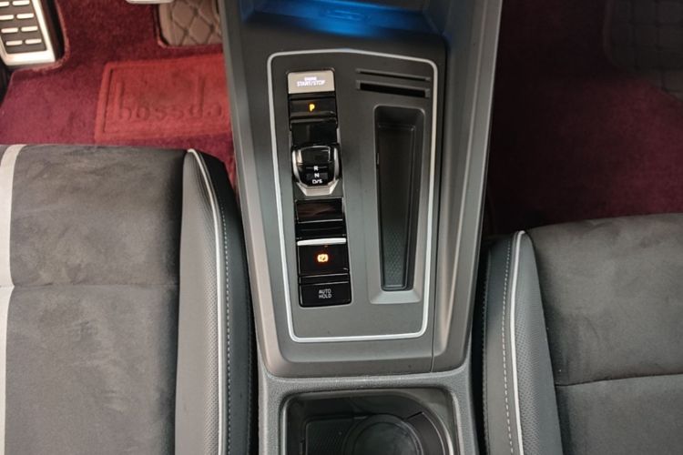 Volkswagen Golf 2022 car image #14