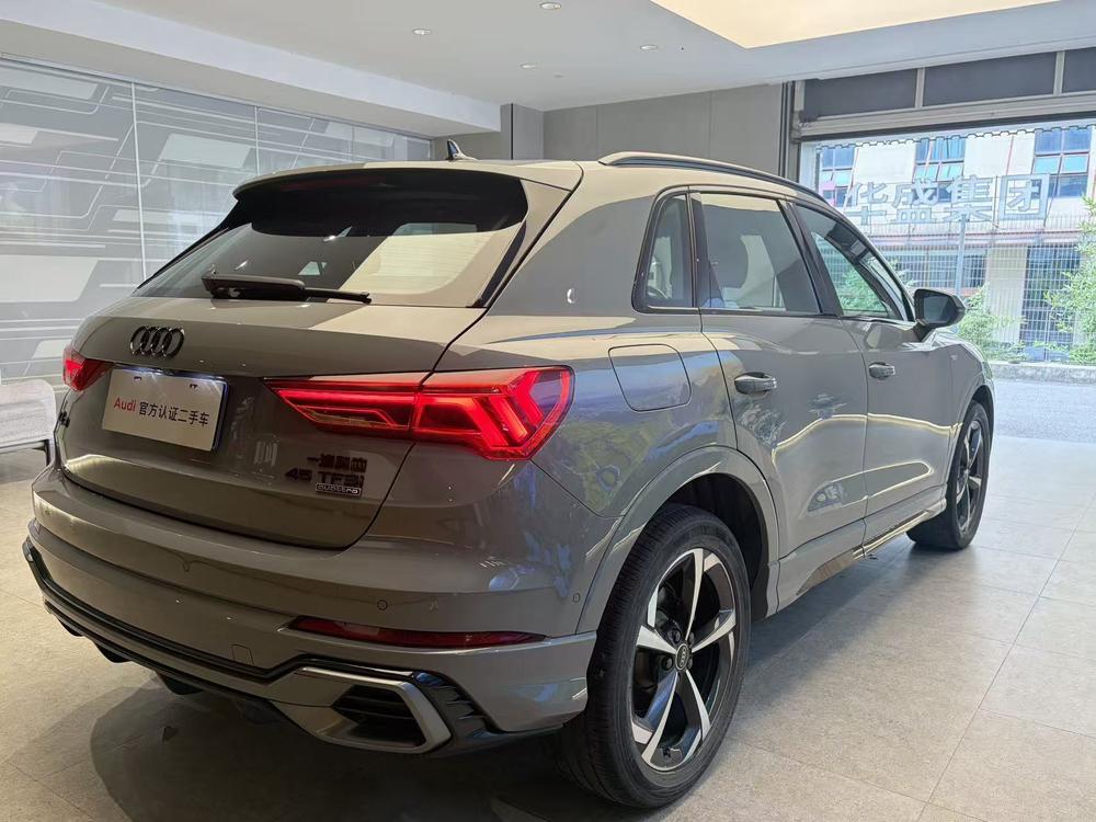 Audi Q3 2023 car image #5