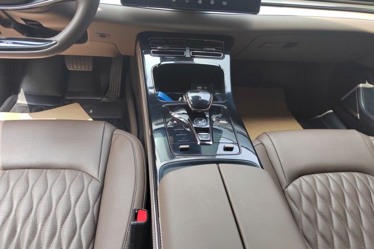 BYD Han 2023 car image #14