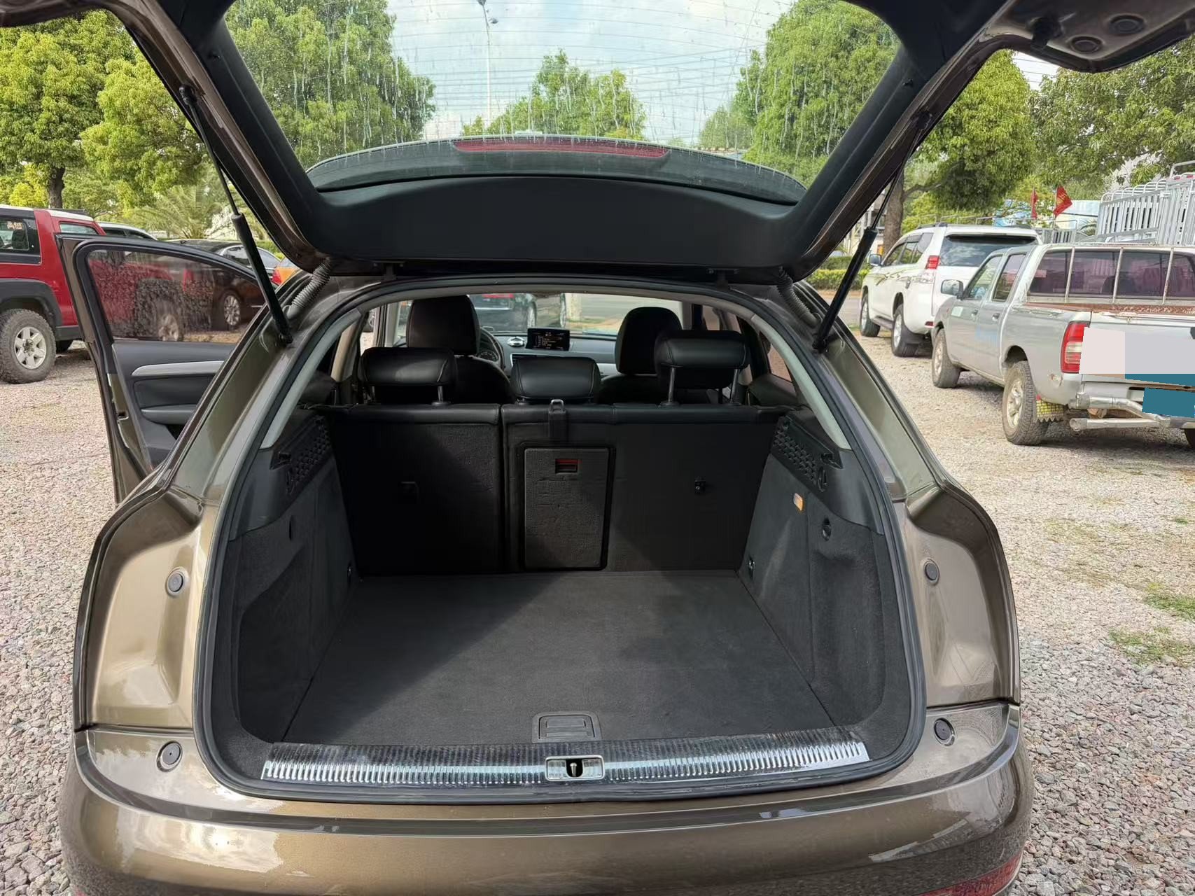 Audi Q3 2013 car image #10