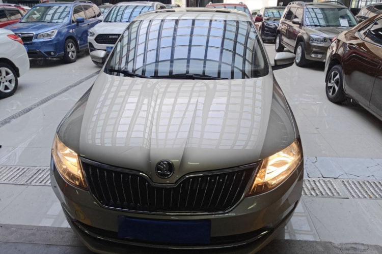 Skoda Rapid 2018 image de voiture #3