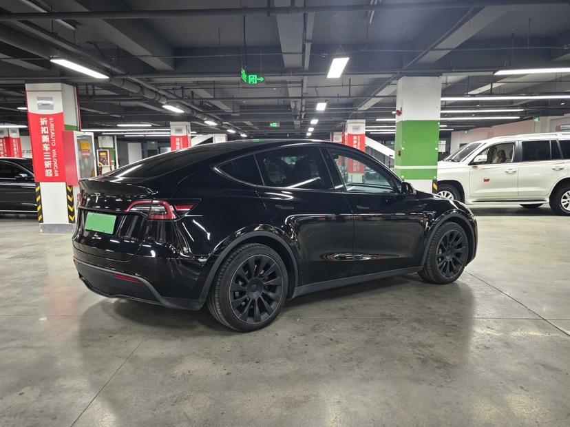 Tesla Model Y 2022 car image #4