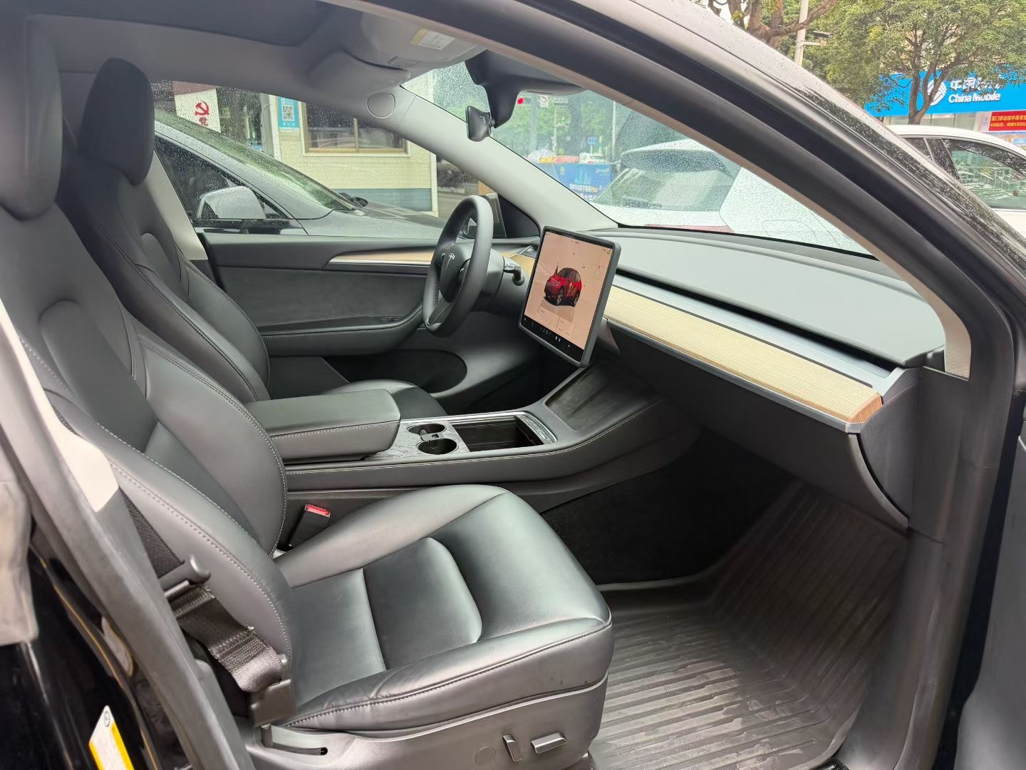 Tesla Model Y 2022 car image #4