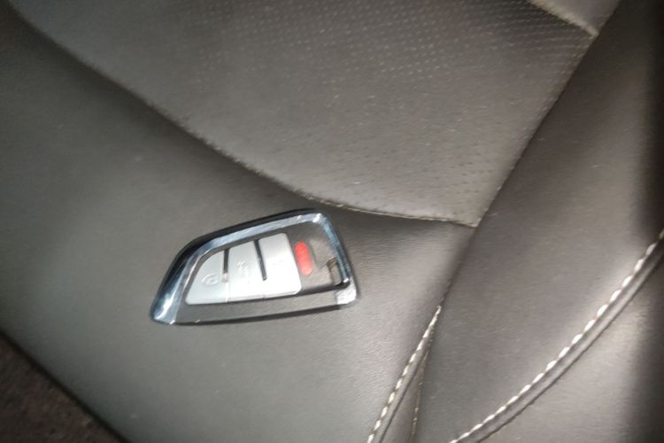 GEELY Emgrand 2020 car image #9
