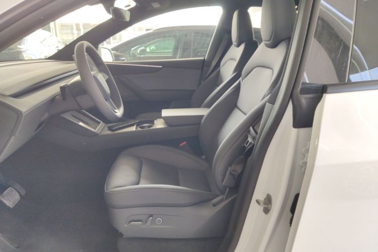 Tesla Model Y 2026 car image #15