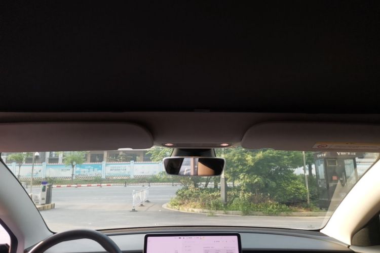 Tesla Model 3 2021 car image #18