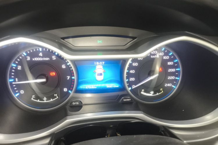 GEELY Emgrand 2017 car image #12