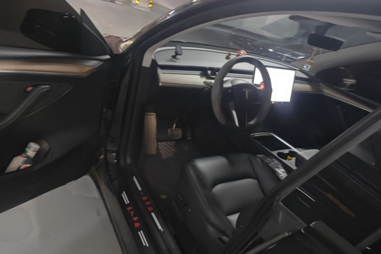 Tesla Model Y 2021 #16 Tesla Model Y 2021 car image #16