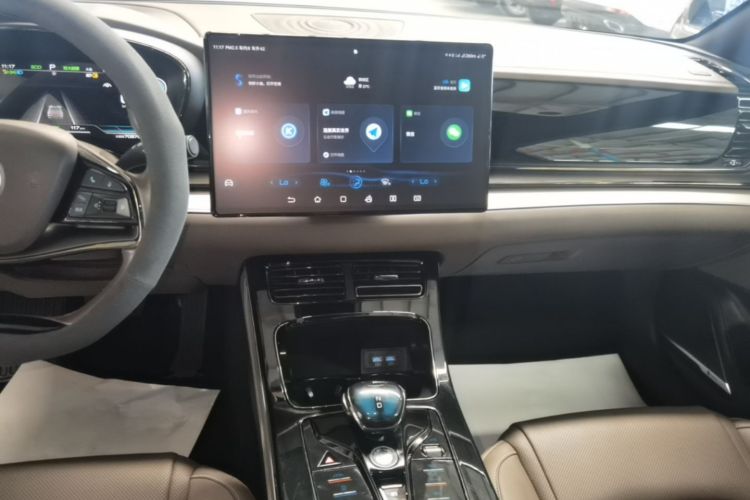 BYD Han 2022 car image #17
