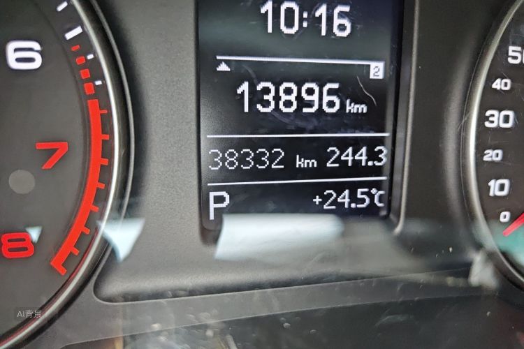 Audi Q3 2019 immagine di auto #14