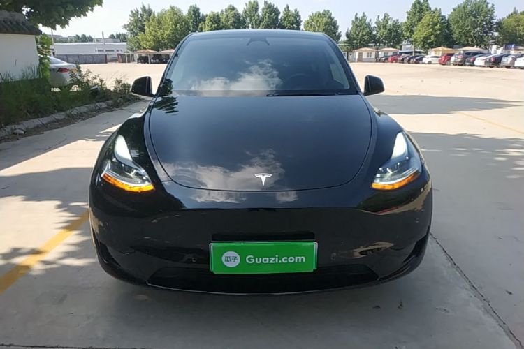 Tesla Model Y 2023 #3 Tesla Model Y 2023 car image #3