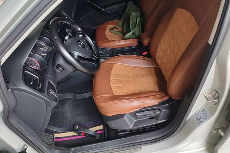 Volkswagen Golf 2018 car image #15