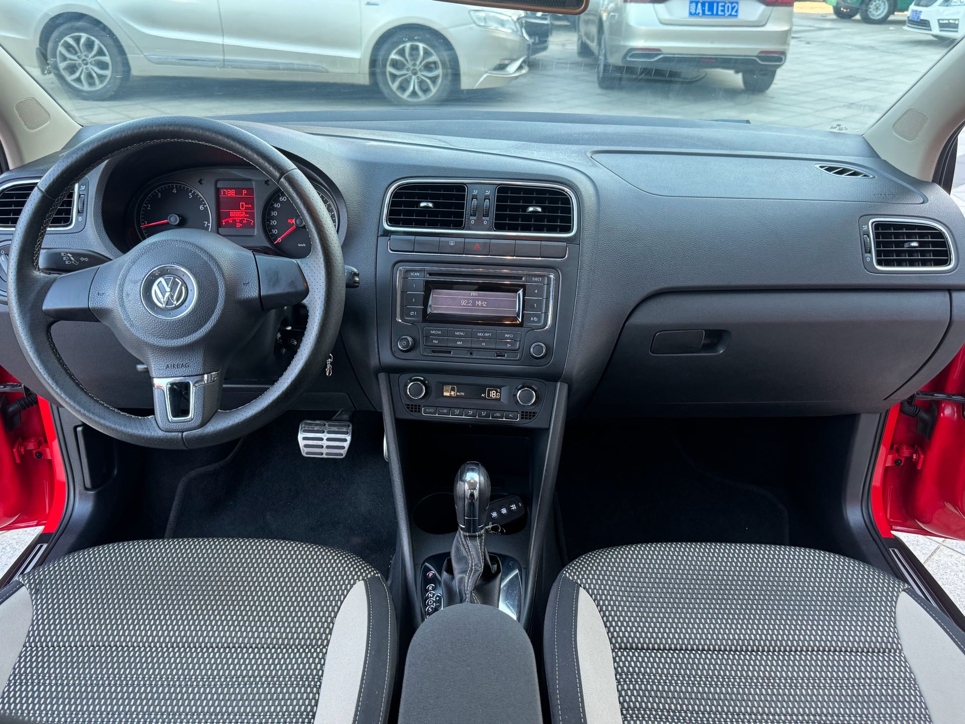 Volkswagen Polo 2013 car image #5