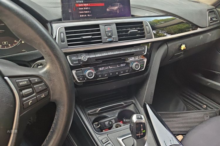 BMW 3 Series 2019 car image #15