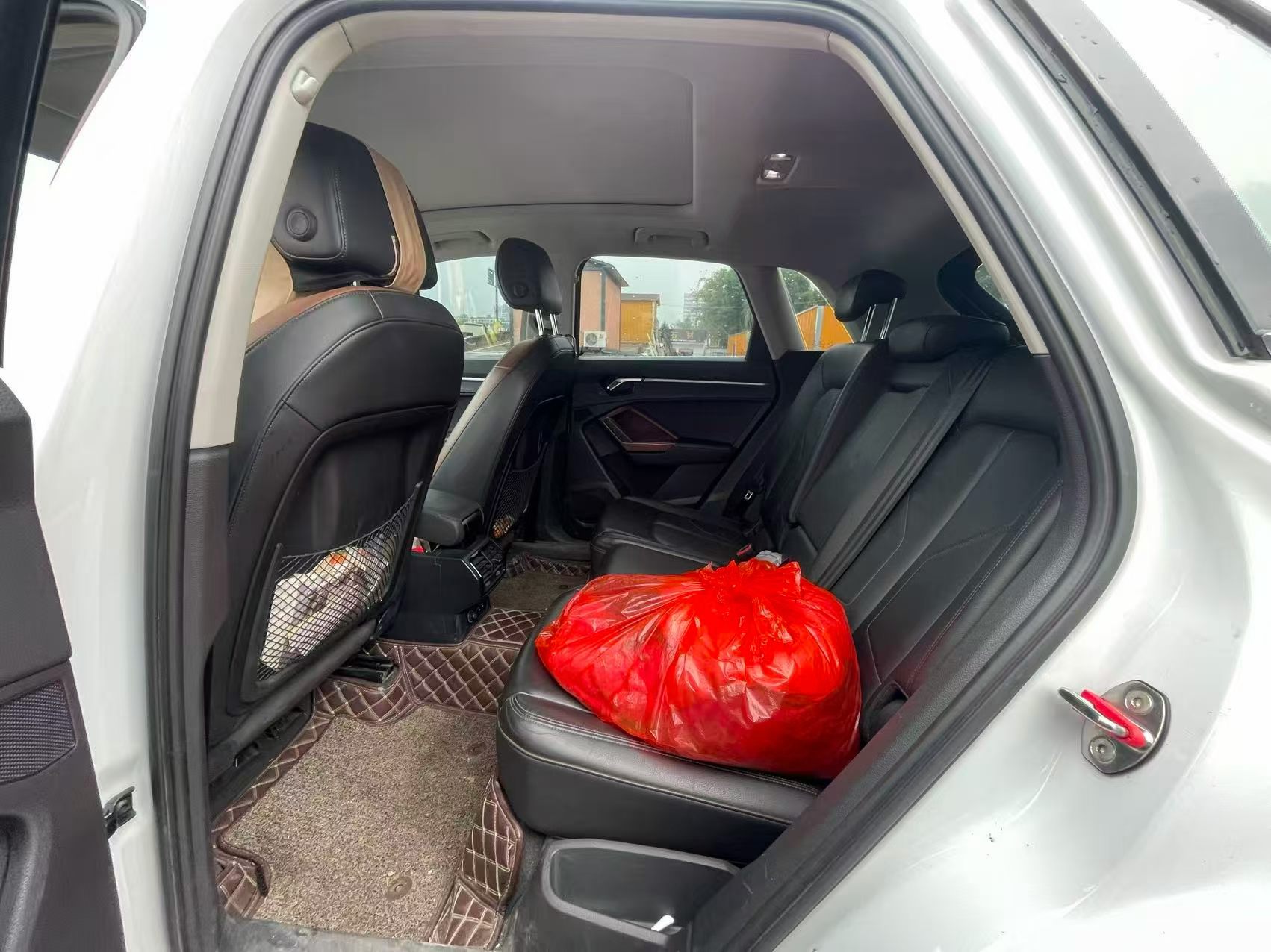 Audi Q3 2020 car image #6